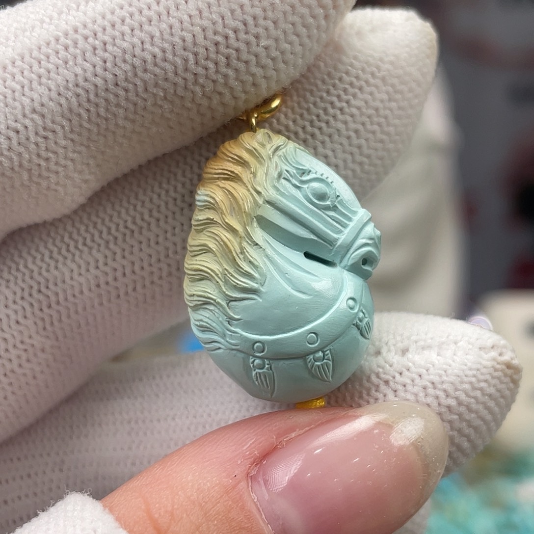 绿松石未镶嵌挂件