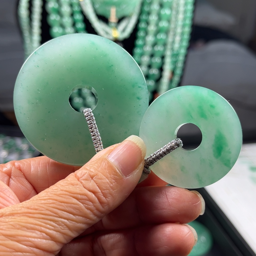 石英质玉吊坠(不含链)合金