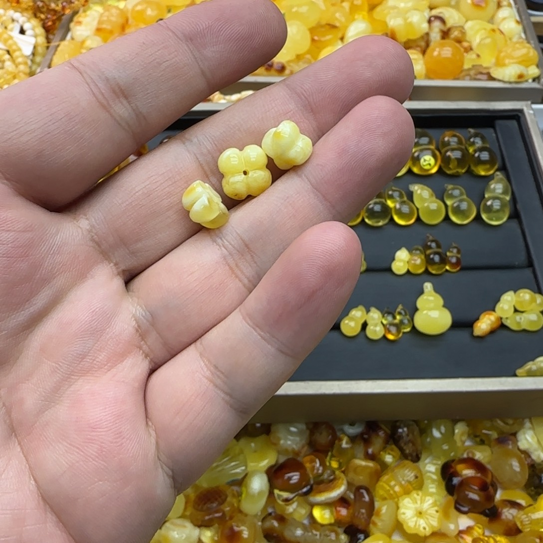 晴***e琥珀未镶嵌裸石1.19克一组特价