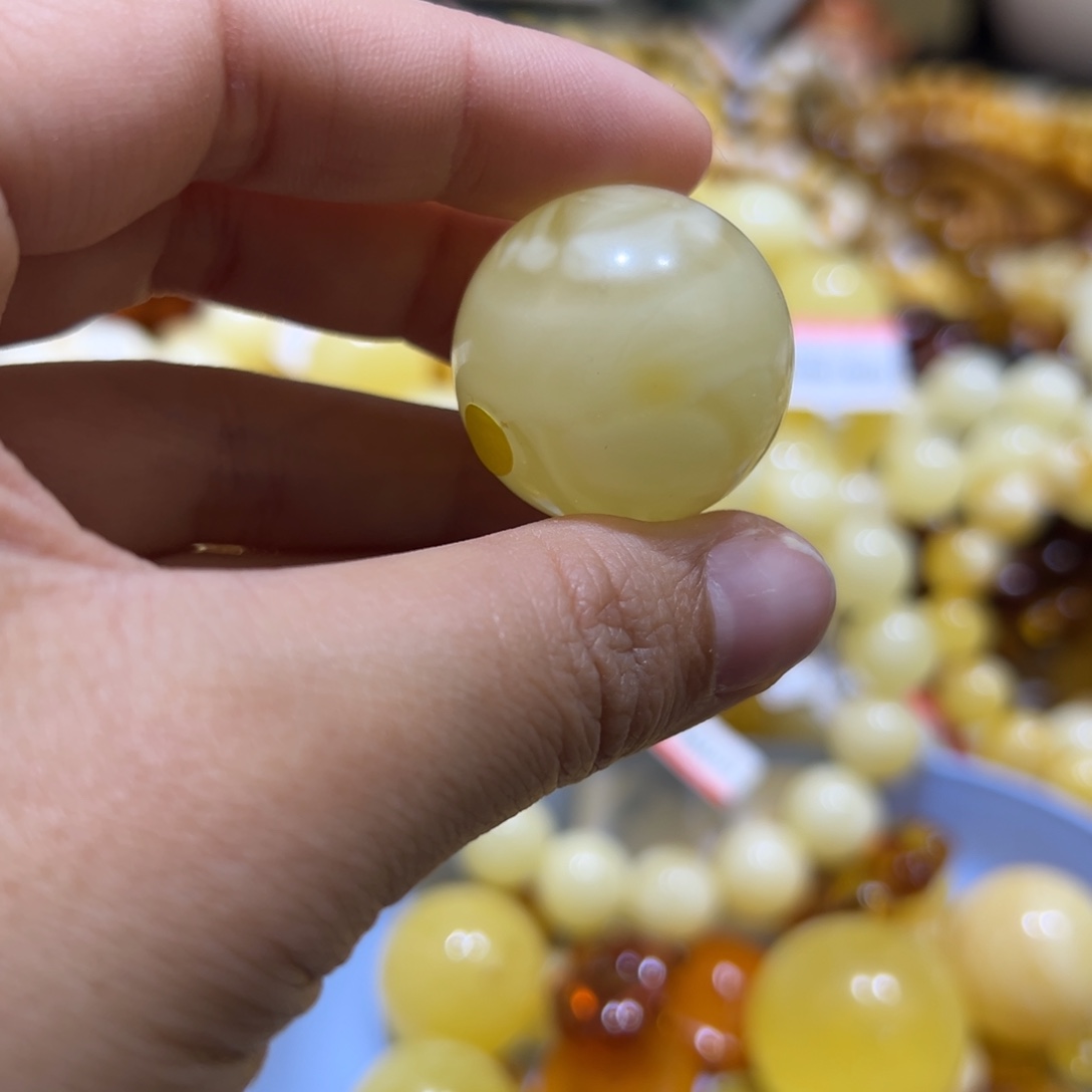 琥珀珠宝奇石未镶嵌