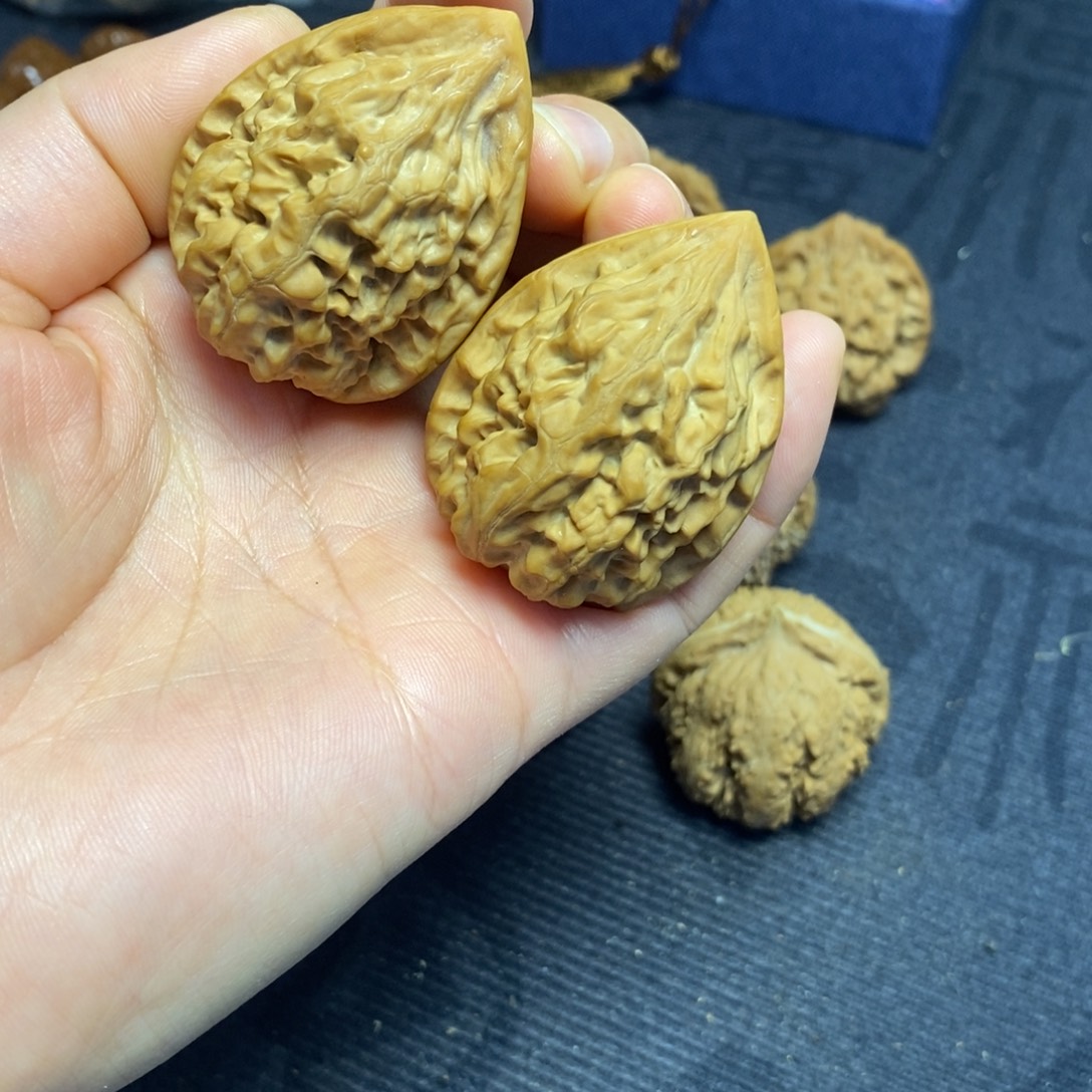 A***r吊坠文玩核桃罗汉鸡心35有修