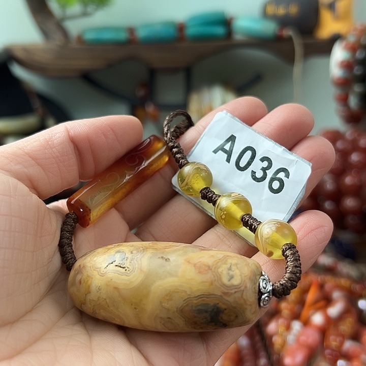 佛***爷玛瑙/玉髓未镶嵌颈饰