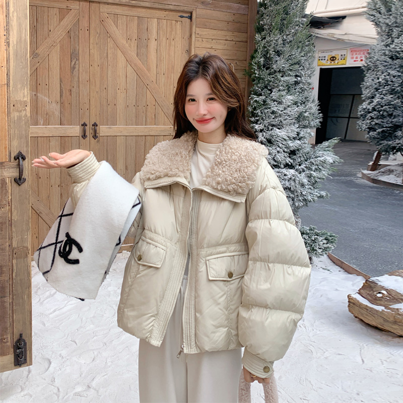 冬季厚款羊羔毛翻领羽绒服2025新款小个子学院风保暖休闲风面包服