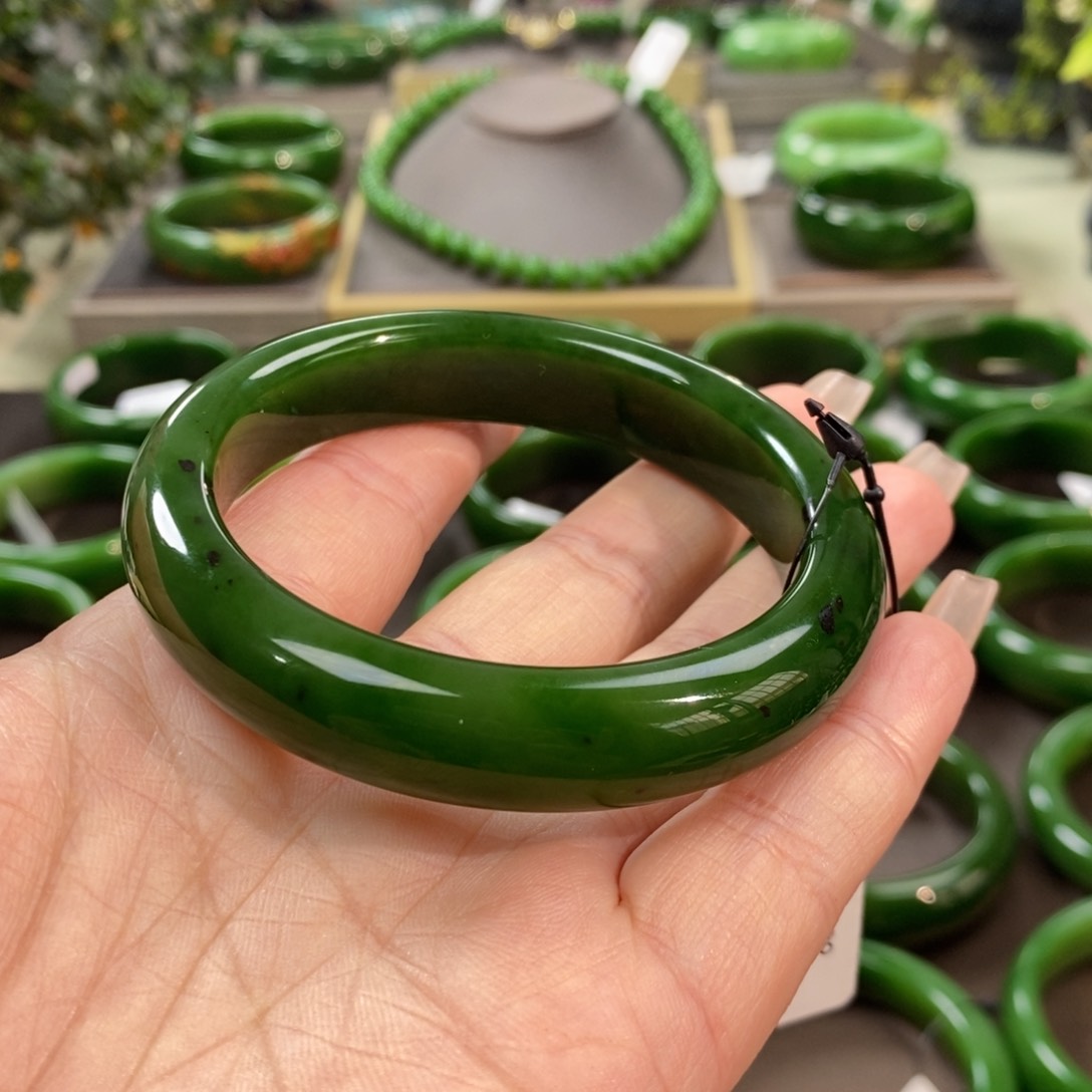和田玉（碧玉）手镯未镶嵌