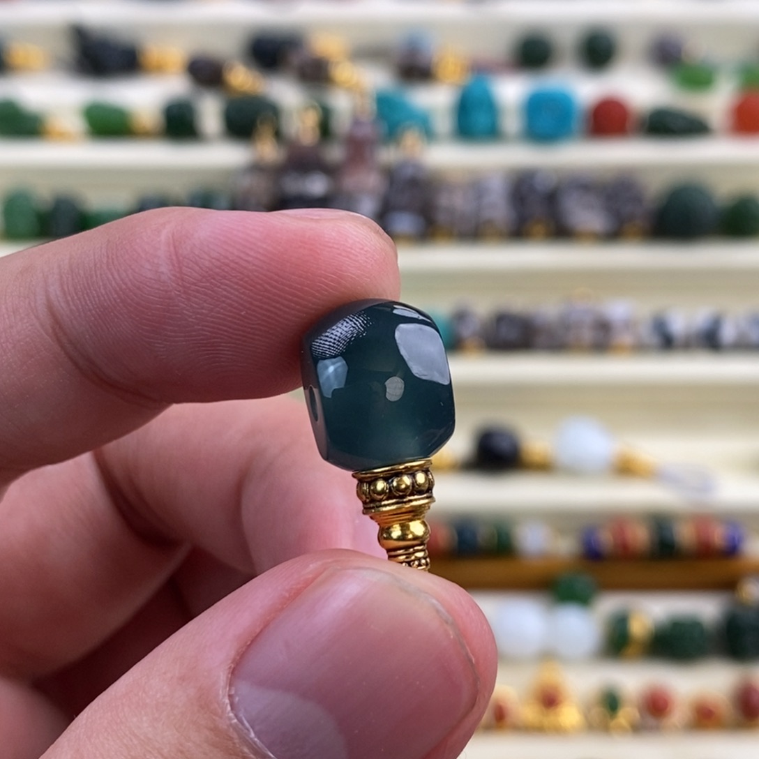 翡翠颈饰18K金镶嵌隔珠