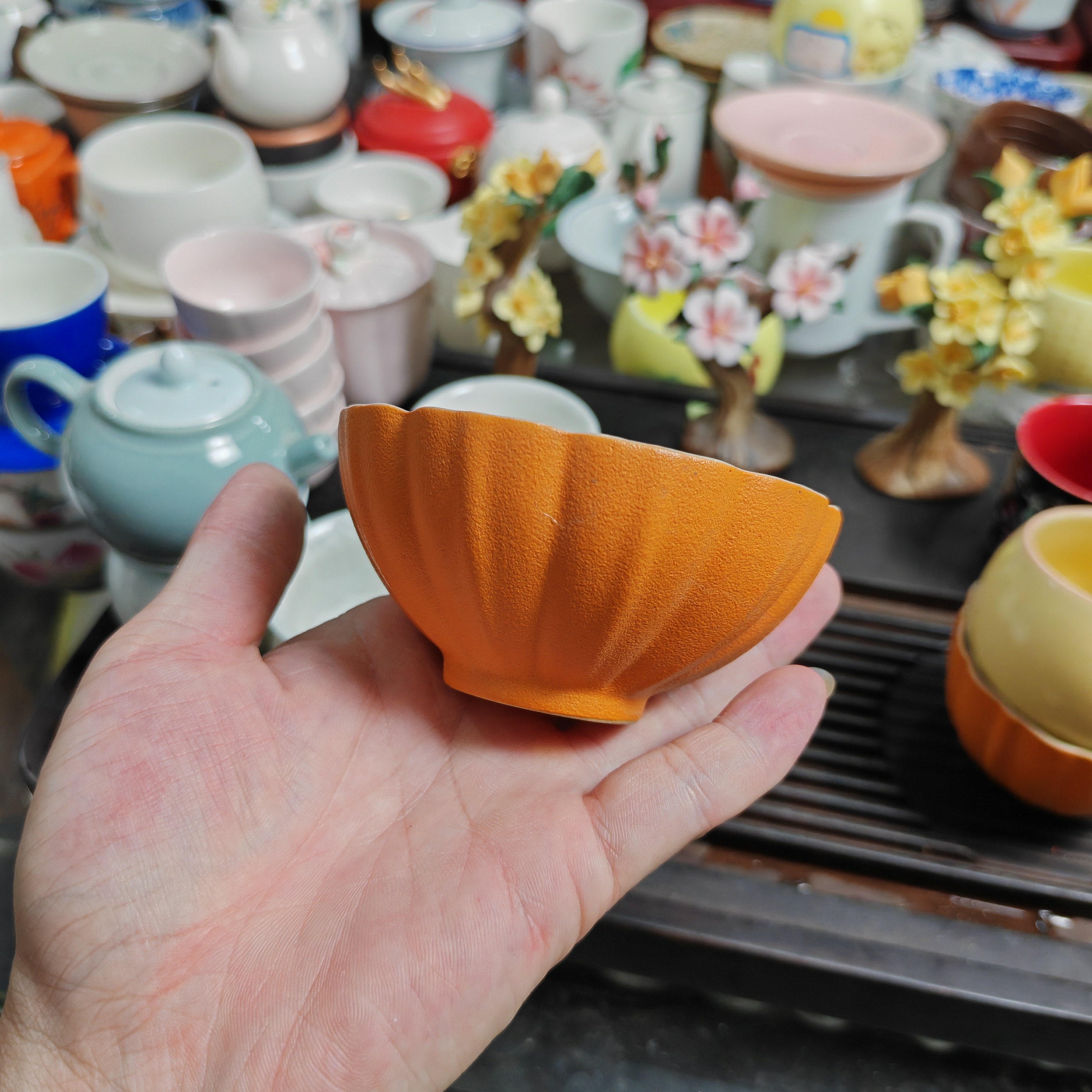 柳橙色全手工花口主人杯