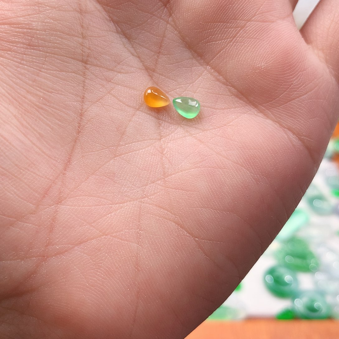 吊坠(不含链)未镶嵌翡翠水滴一对