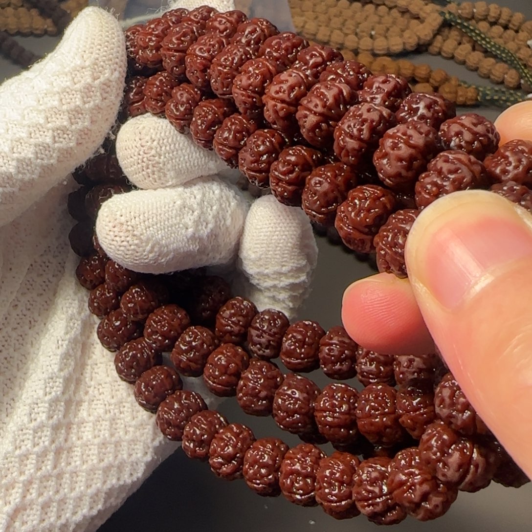 小***偷金刚菩提吊坠顶级勿里达老树王108