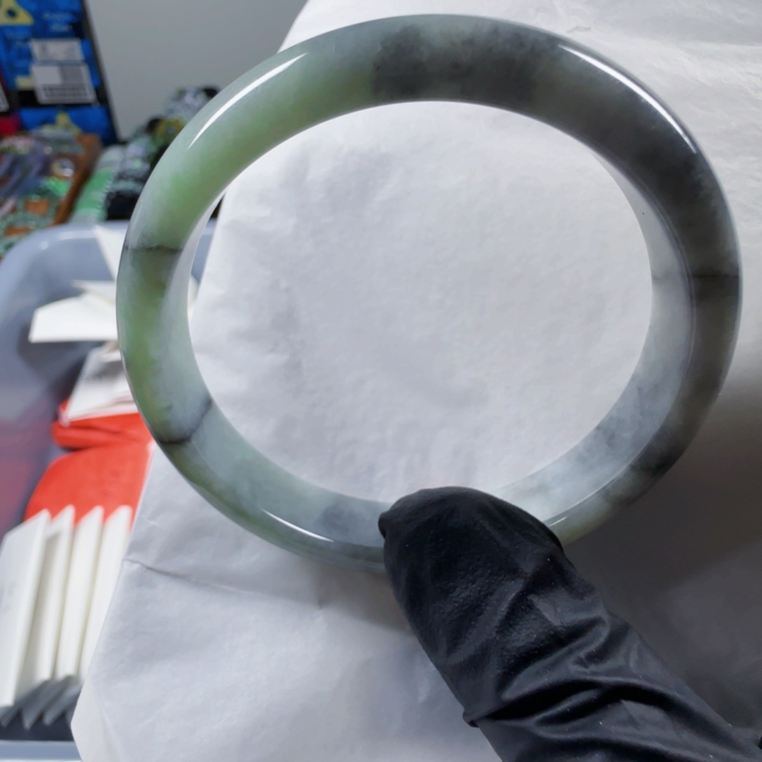 翡翠手镯未镶嵌一**士特价小果绿乌鸡