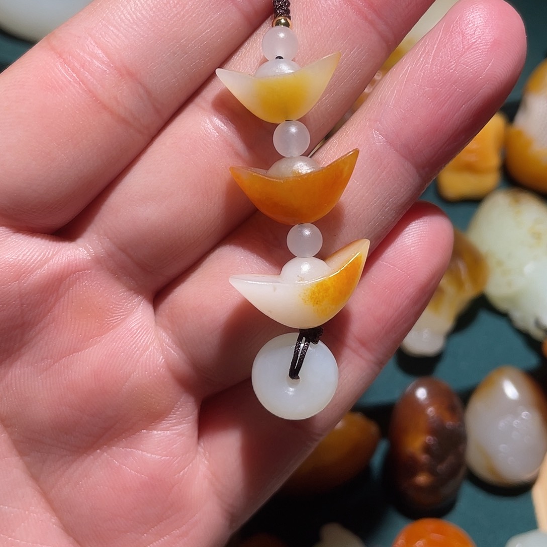 和田玉挂件未镶嵌天****字