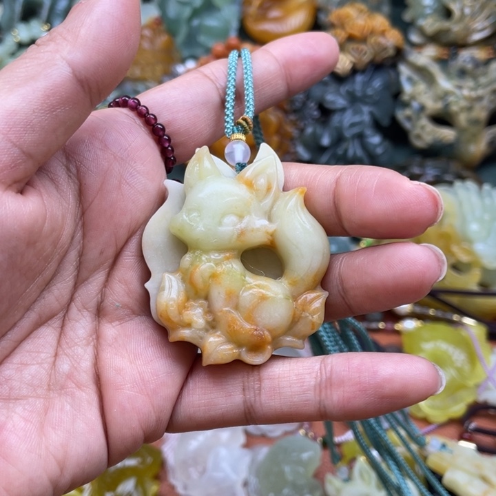 蛇纹石玉未镶嵌吊坠