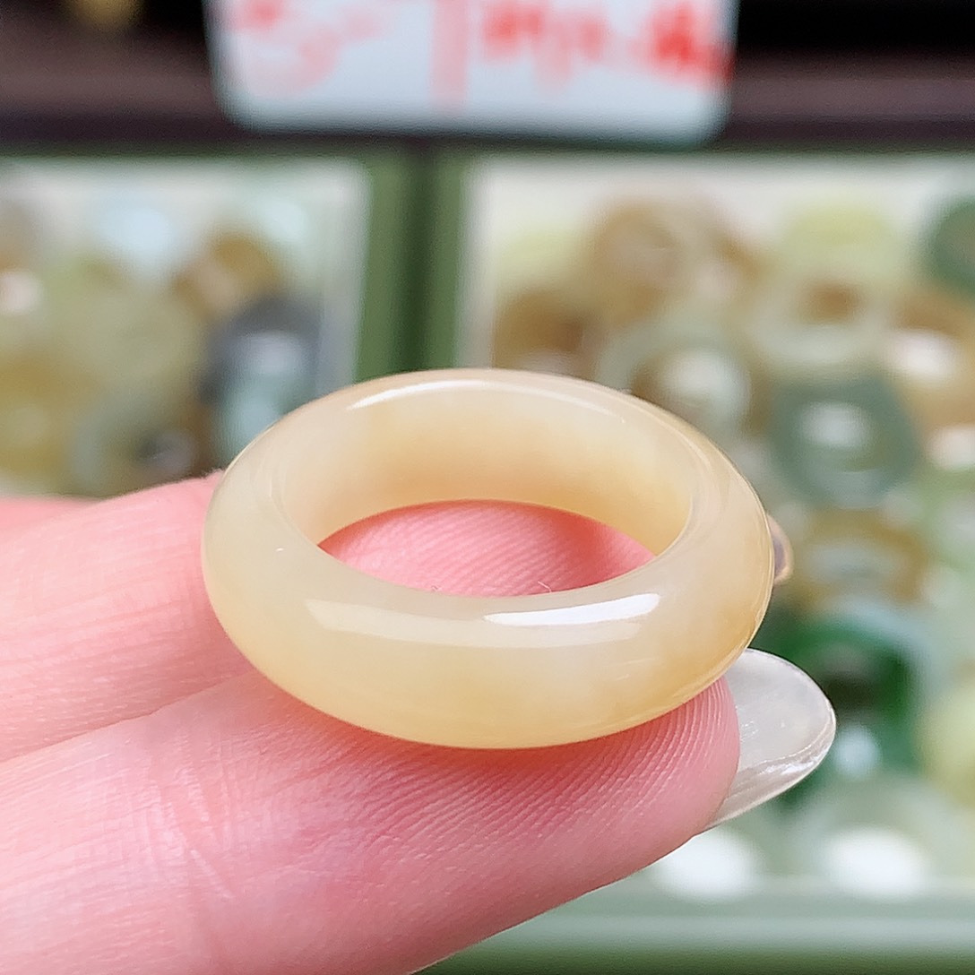 未镶嵌戒指和田玉珺****呐