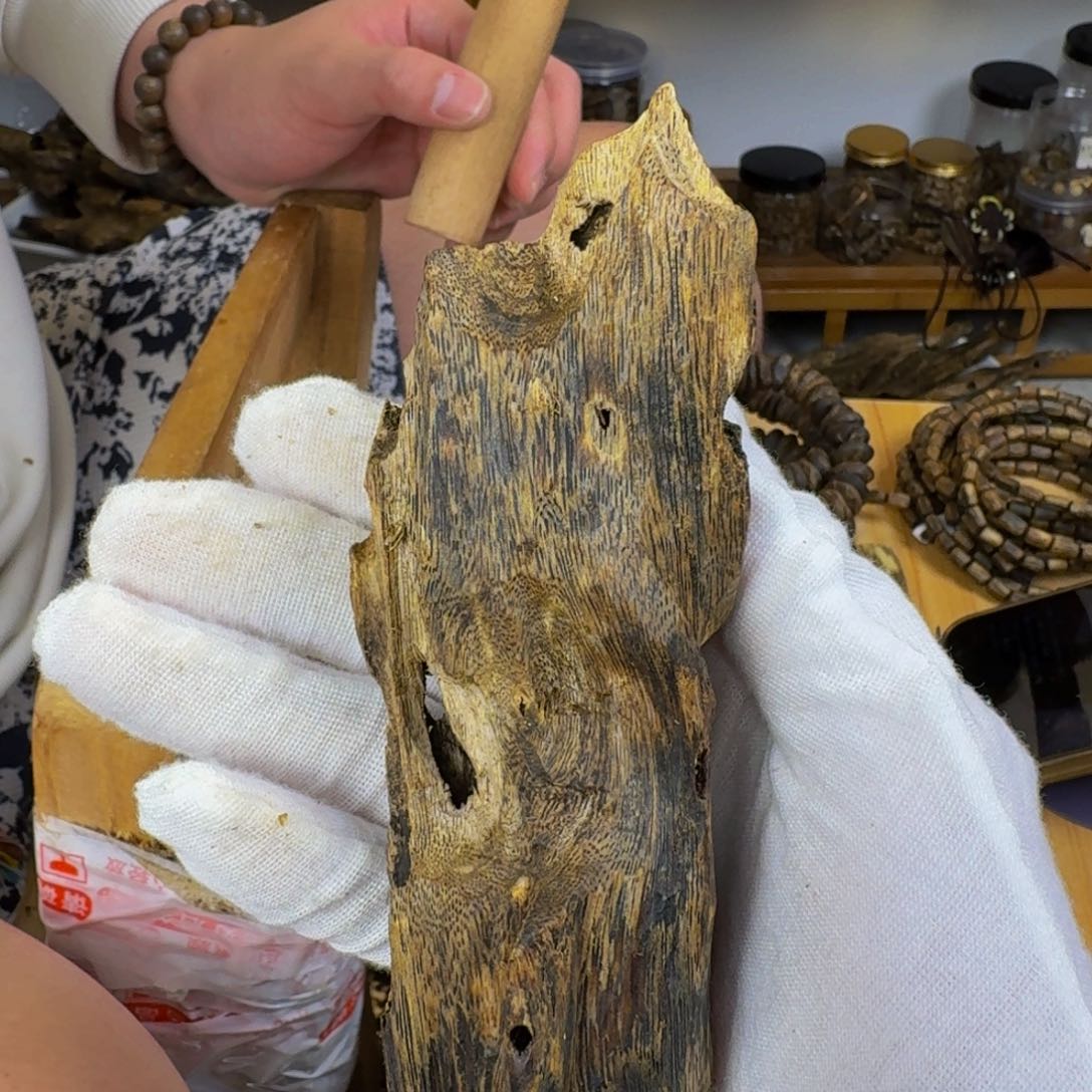 沉香沉香碎屑蓝宝石虫漏香48克