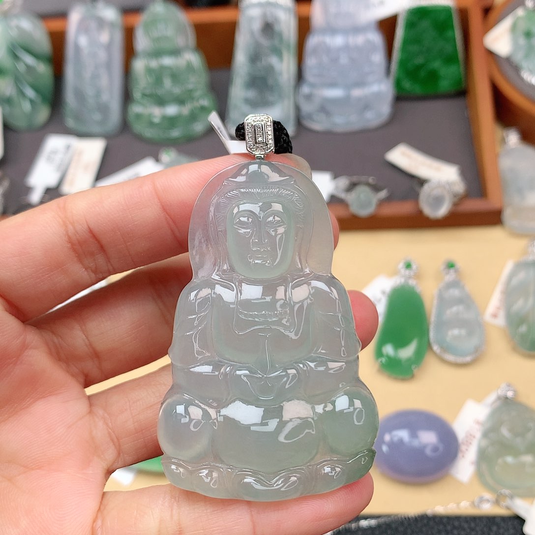 翡翠颈饰18K金镶嵌观音