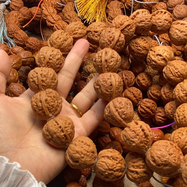 文玩核桃吊坠小**?桃心手持白茬2串