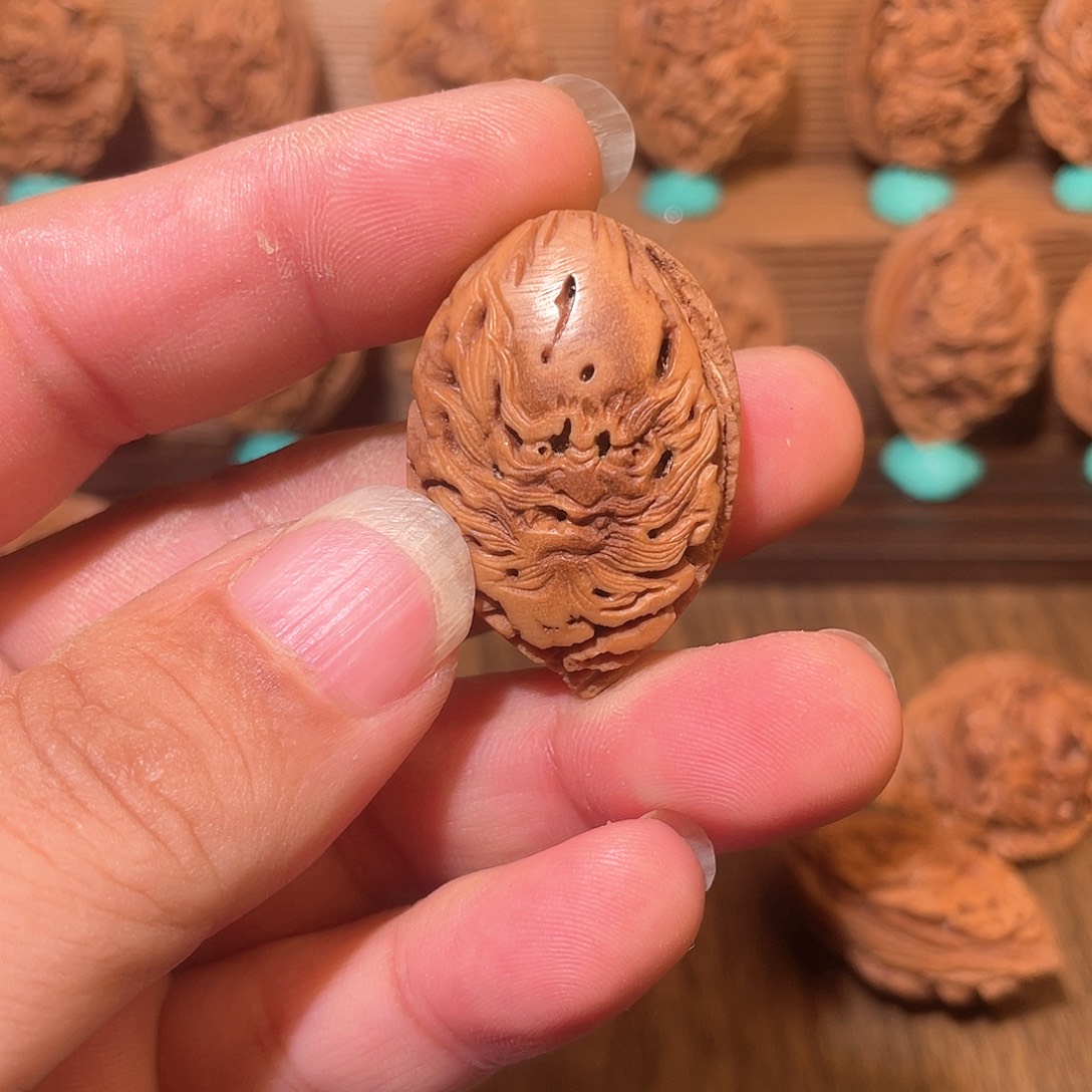 钟馗纯手工桃核核雕
