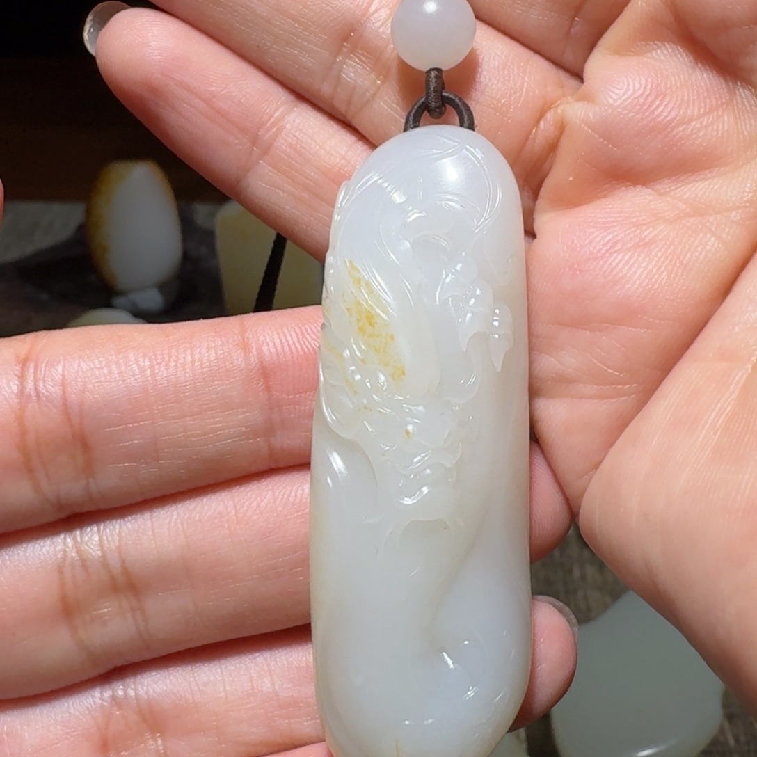 和田玉未镶嵌颈饰哥*呀