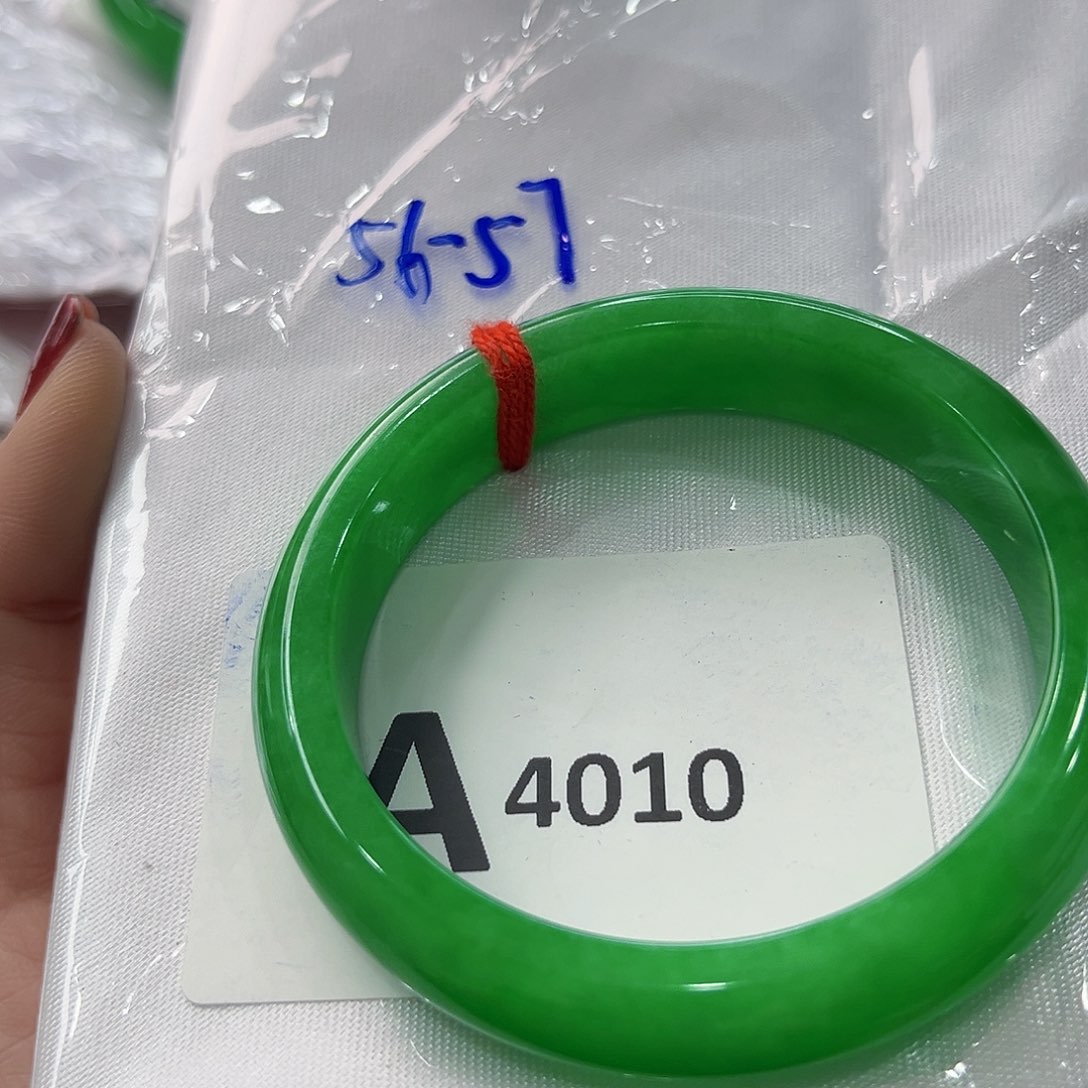 翡翠手镯未镶嵌钰**多样性