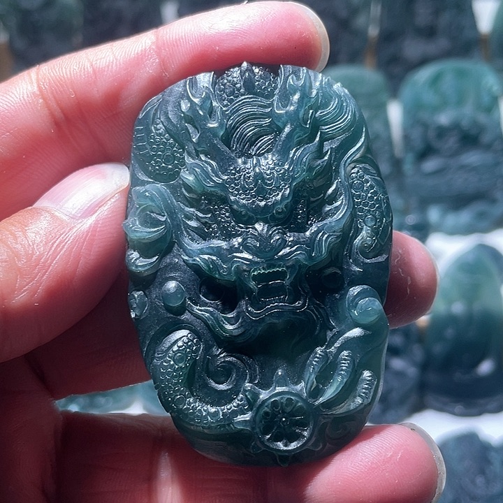 定制翡翠未镶嵌龙