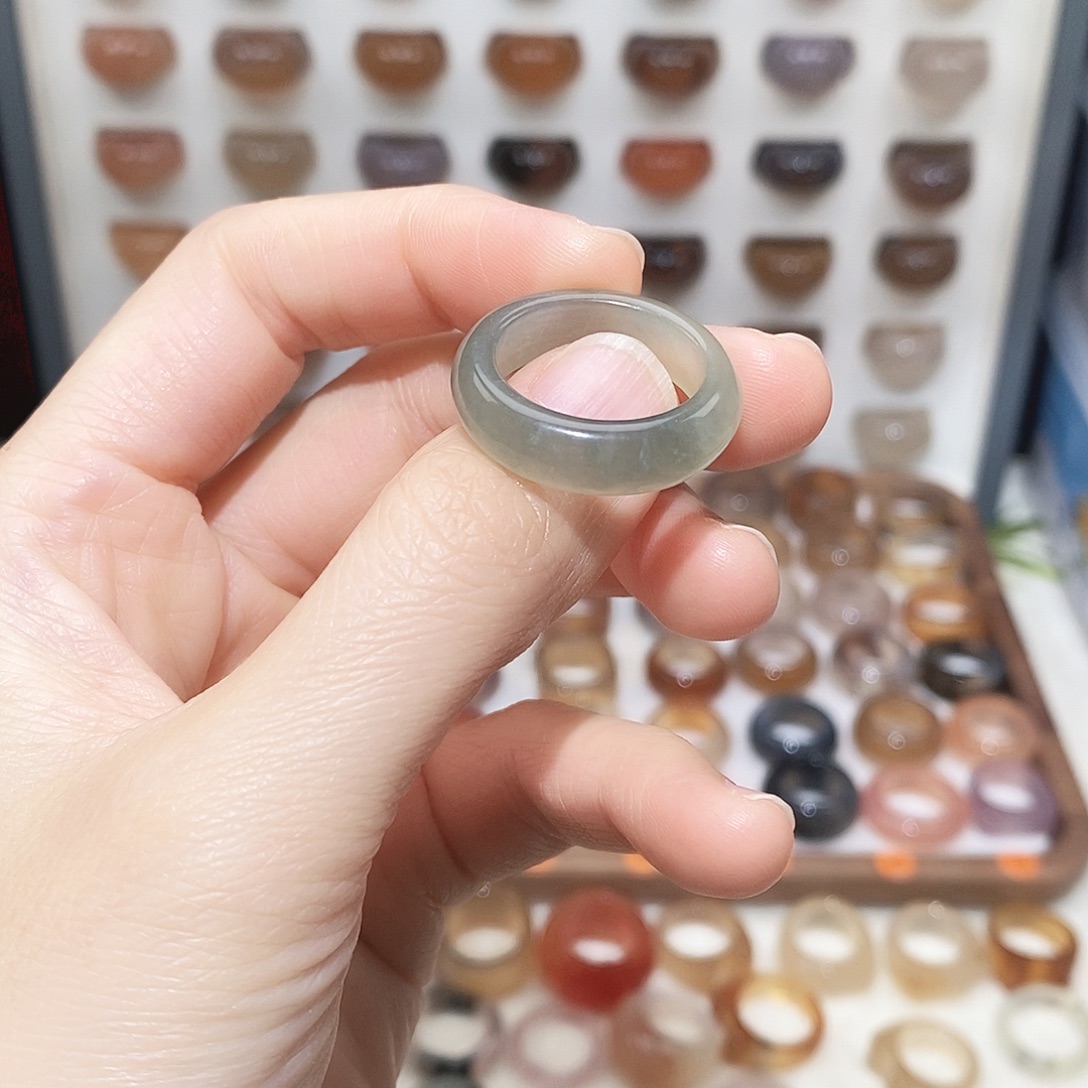 玛瑙/玉髓未镶嵌戒指港19码不退换岫玉