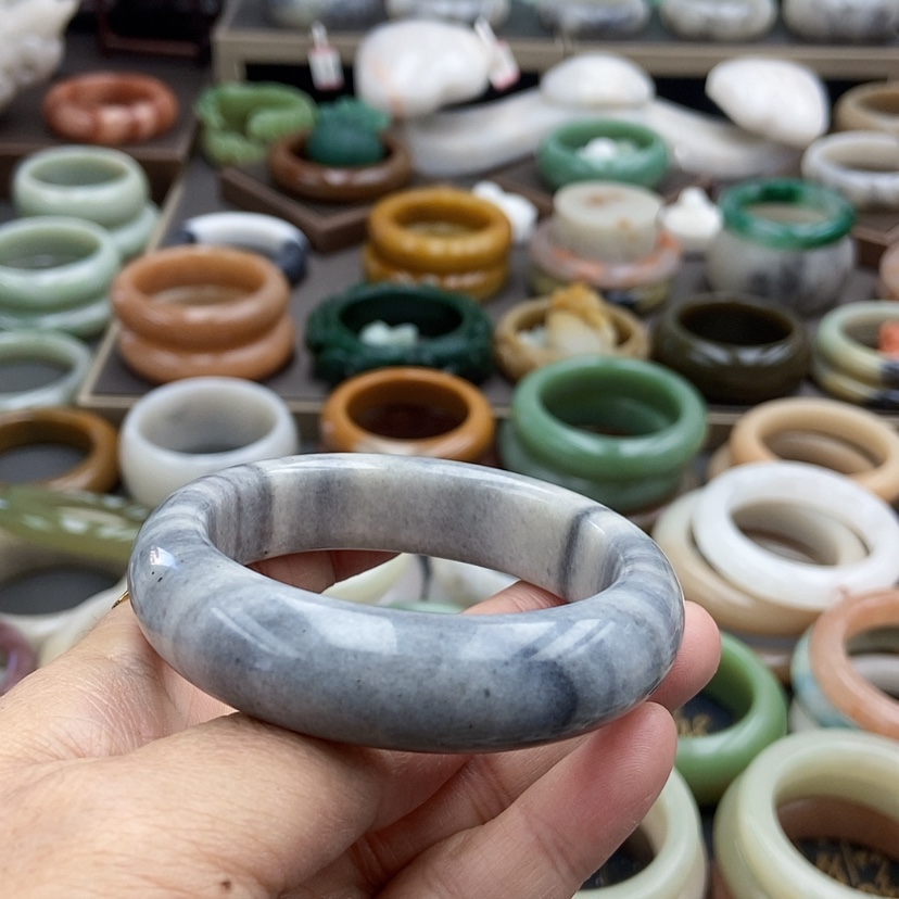 【闪购商品】石英质玉手镯54未镶嵌