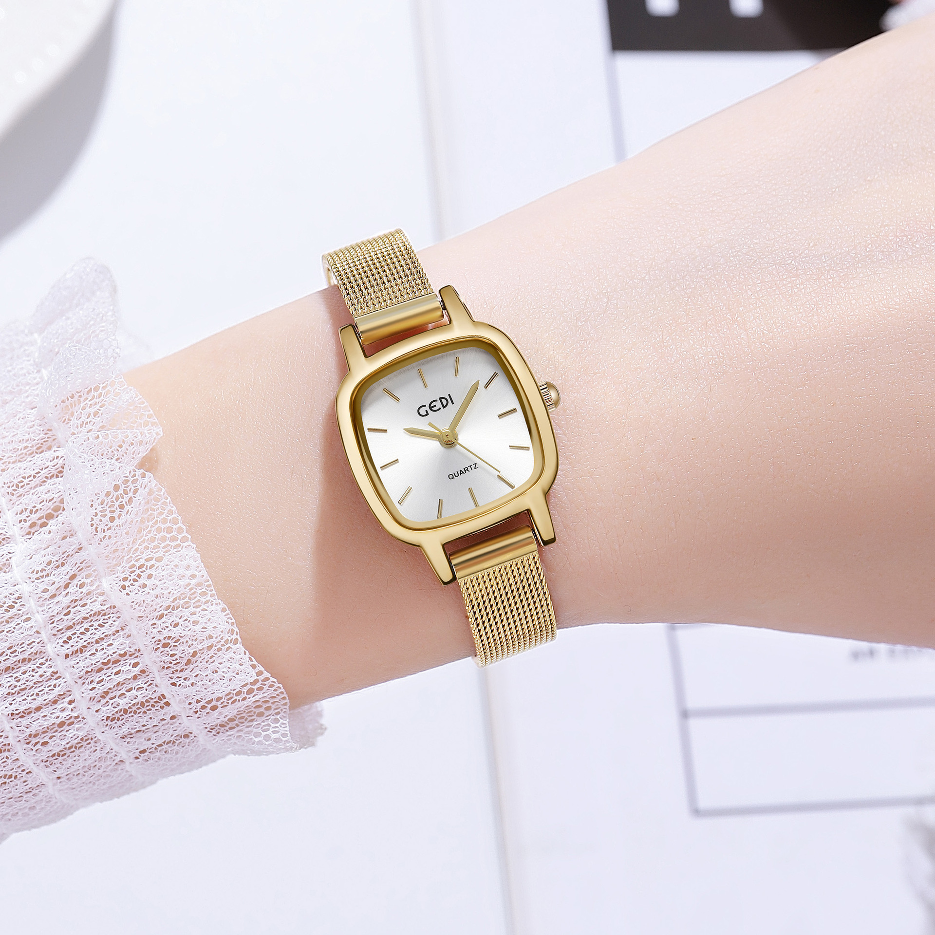 轻奢简约方形小表盘时尚网带防水石英女表气质女士复古小众潮流