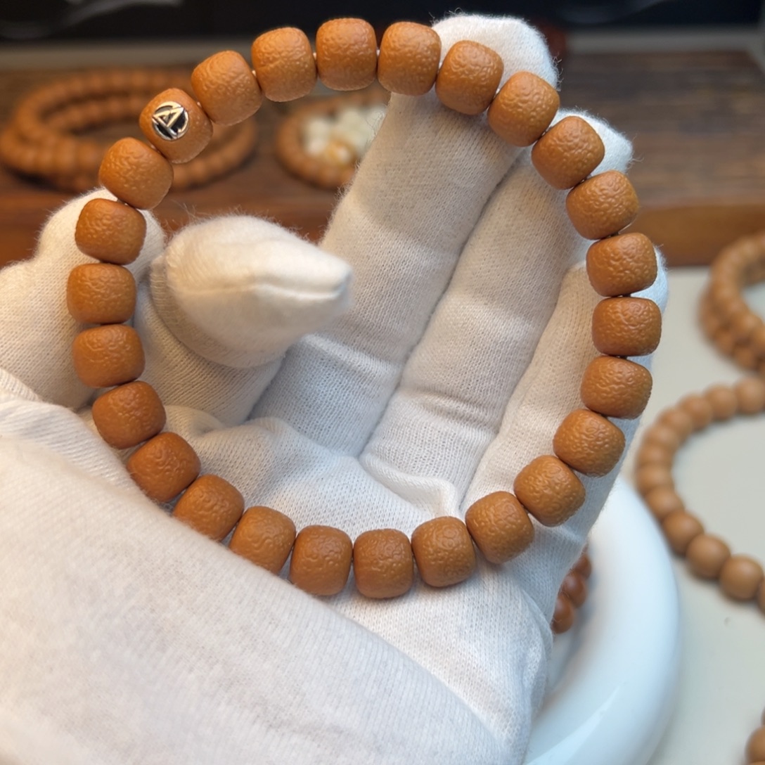 猴头核桃吊坠9.7全品熔岩