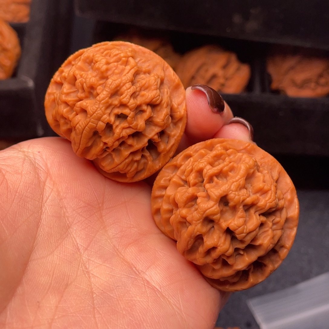 文玩核桃吊坠秦岭核桃99