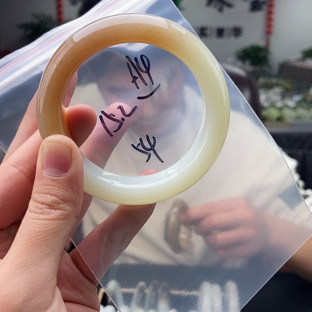 和田玉颜色多样性发拍一发一未镶嵌