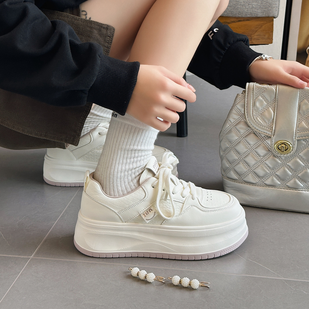 苏丽诺轻便板鞋女2025秋季新款增高面包小白鞋5656