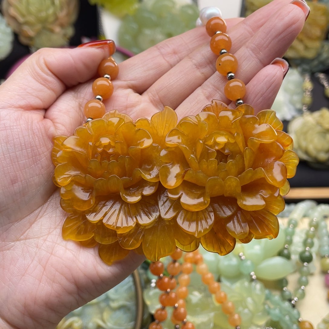 蛇纹石玉颈饰未镶嵌从***.