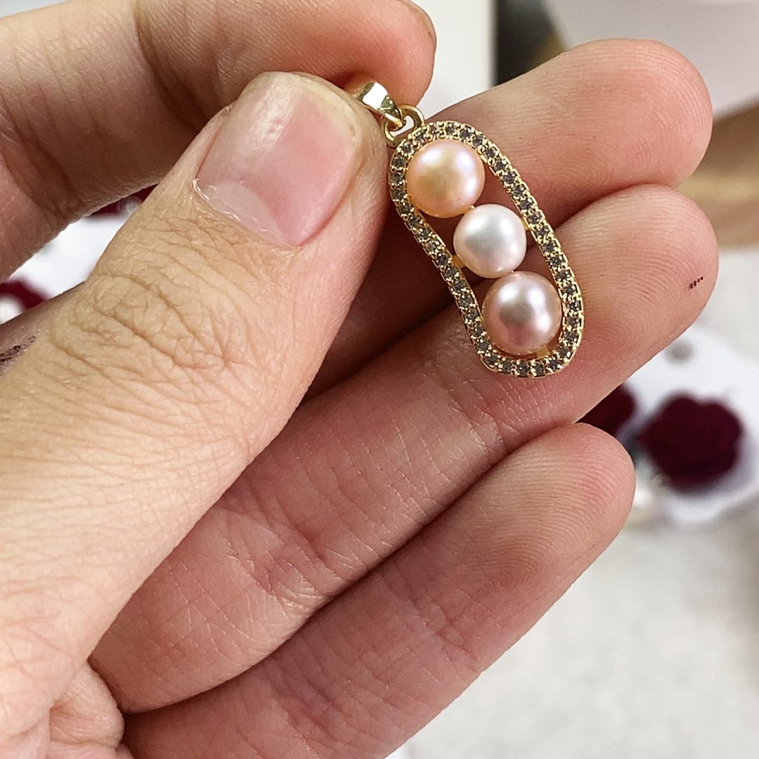 淡水珍珠耳饰未镶嵌