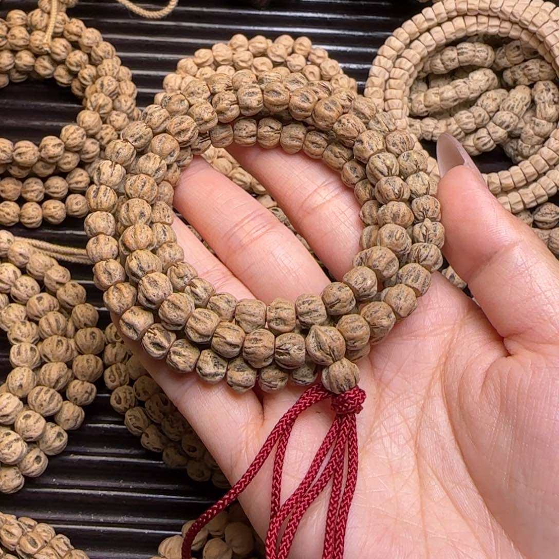 柏香籽/百香籽吊坠画**?