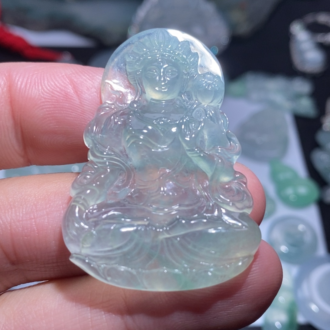 翡翠颈饰未镶嵌度母