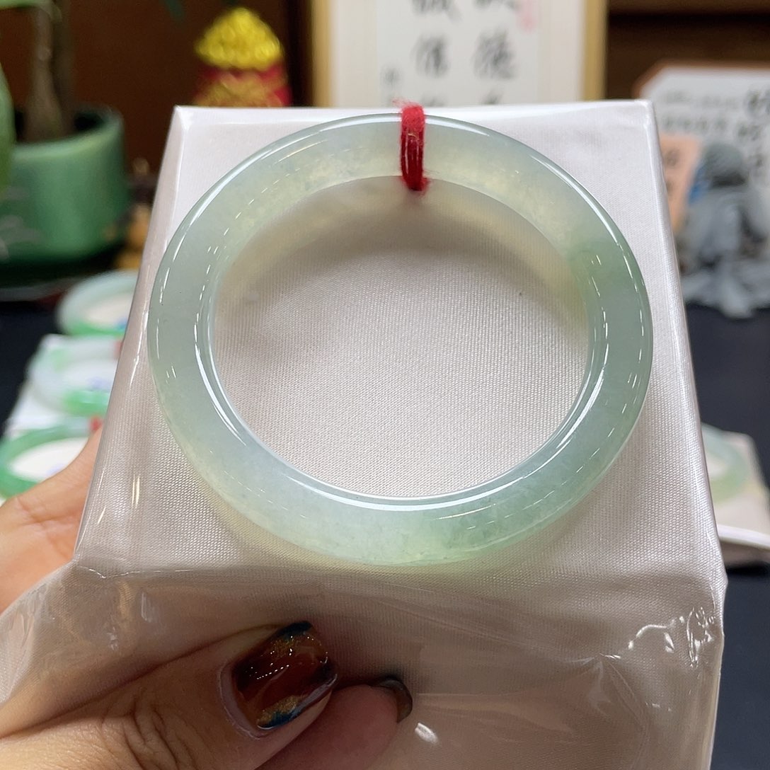 翡翠未镶嵌手镯21号