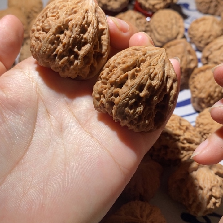 把件文玩核桃特价微瑕平谷凹底