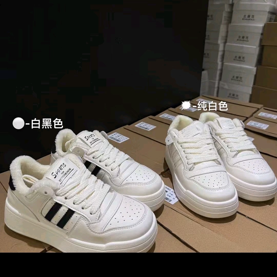 （拍大一码）792女士加绒小白鞋