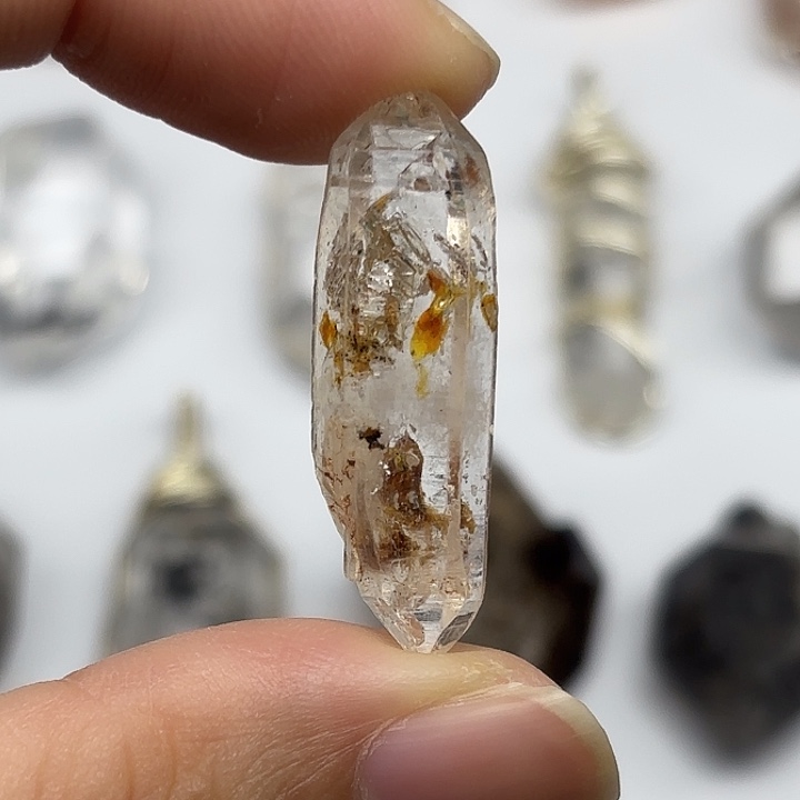 A****未镶嵌颈饰水晶巴基斯坦油胆闪灵钻