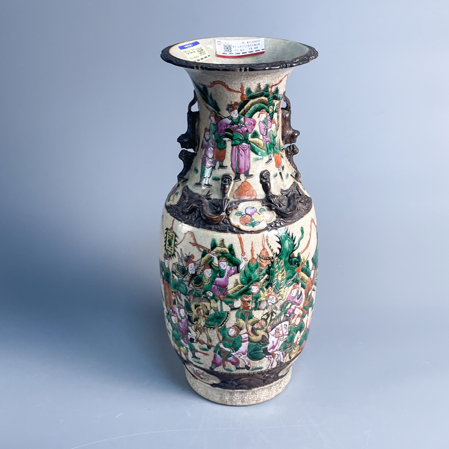 晚清 五彩刀马旦铁骨泥螭龙瓶-M25LH000F09