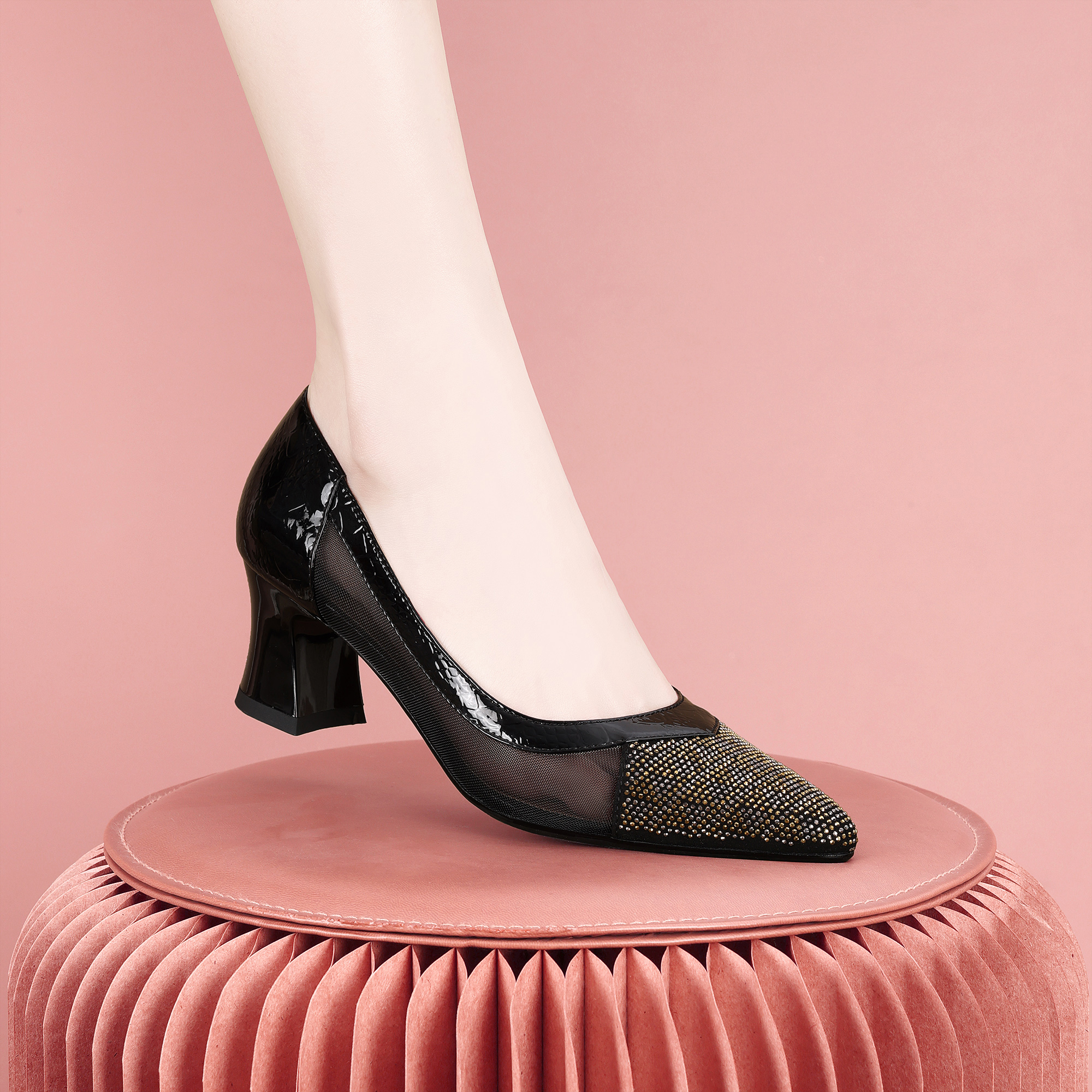 梵芮诗2025新款春季钻饰网纱潮流百搭粗跟低跟尖头女单鞋-J1366