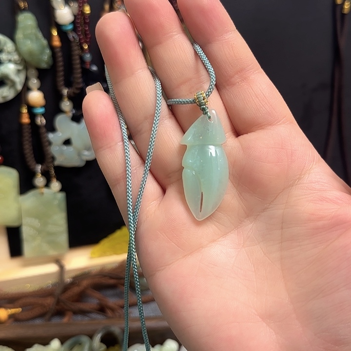 蛇纹石玉合金颈饰