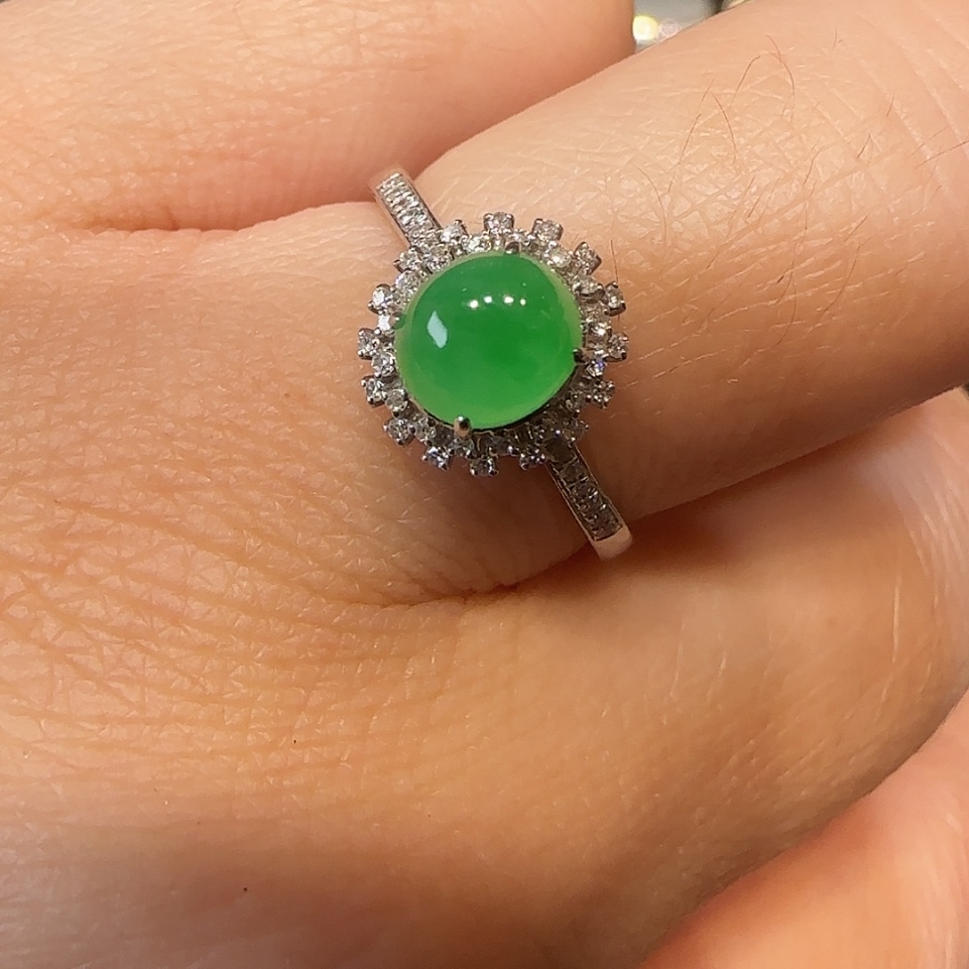 翡翠18K金镶嵌戒指