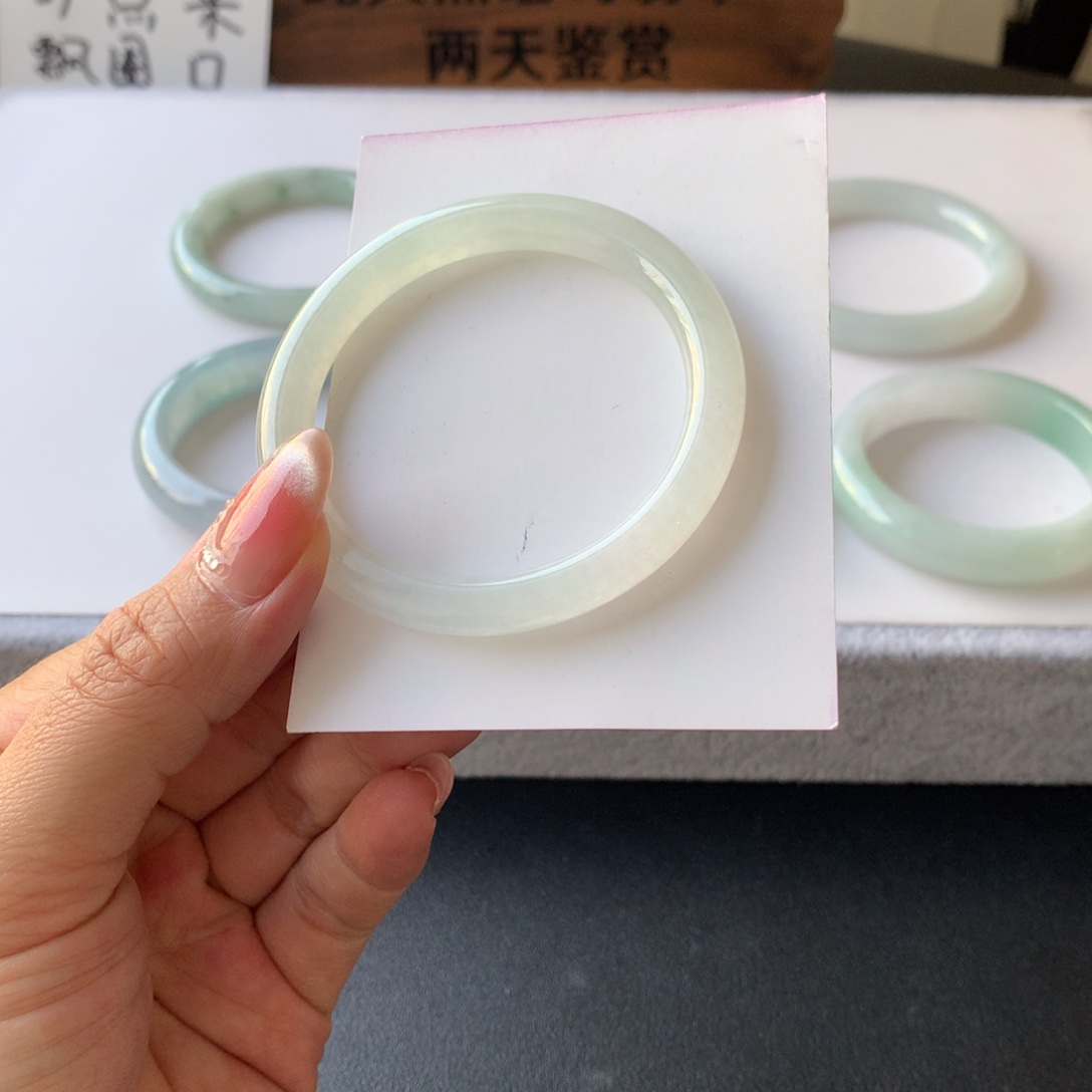 翡翠未镶嵌手镯51.6圆