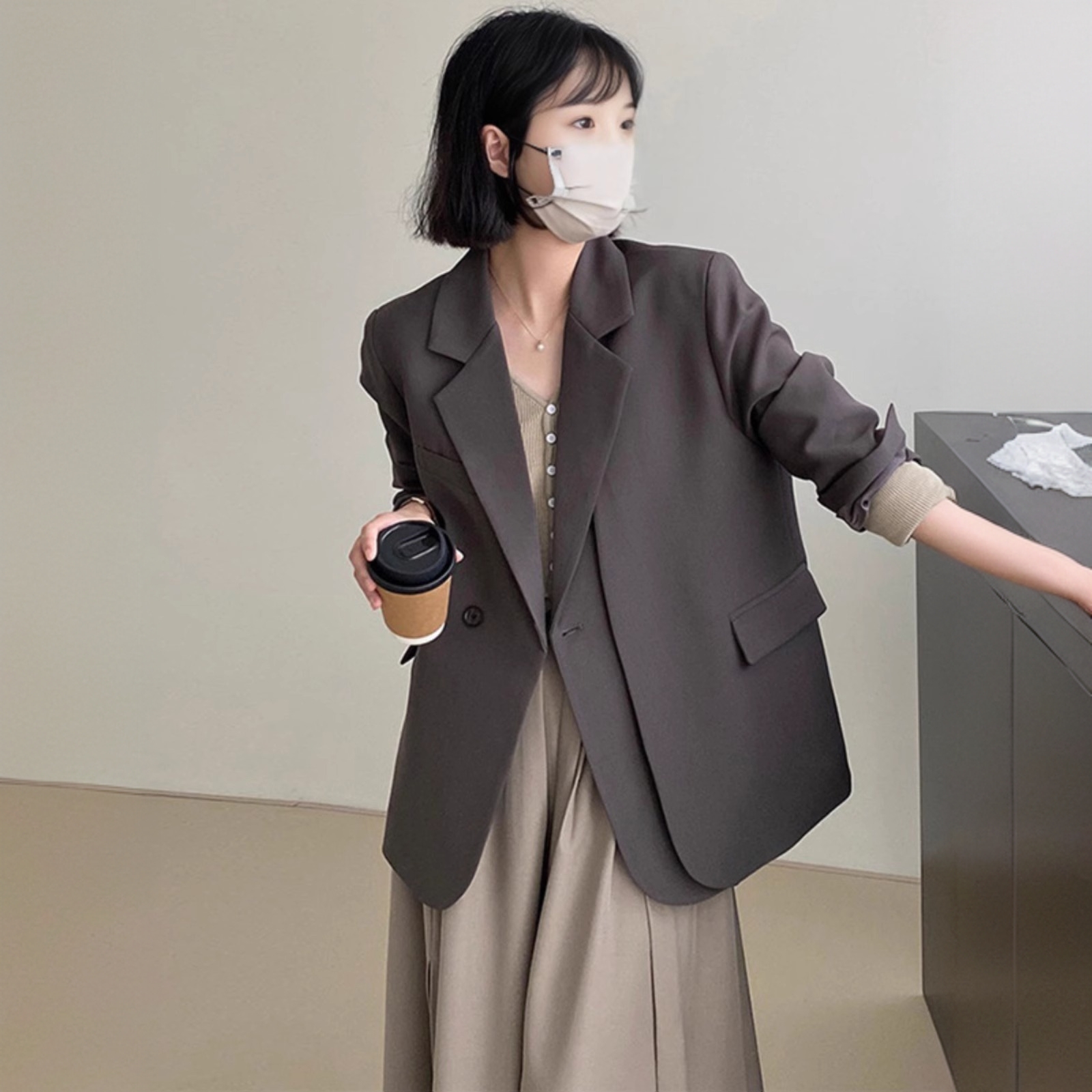 高级感灰色小西装外套女2025春秋季新款设计感小众小个子休闲西服