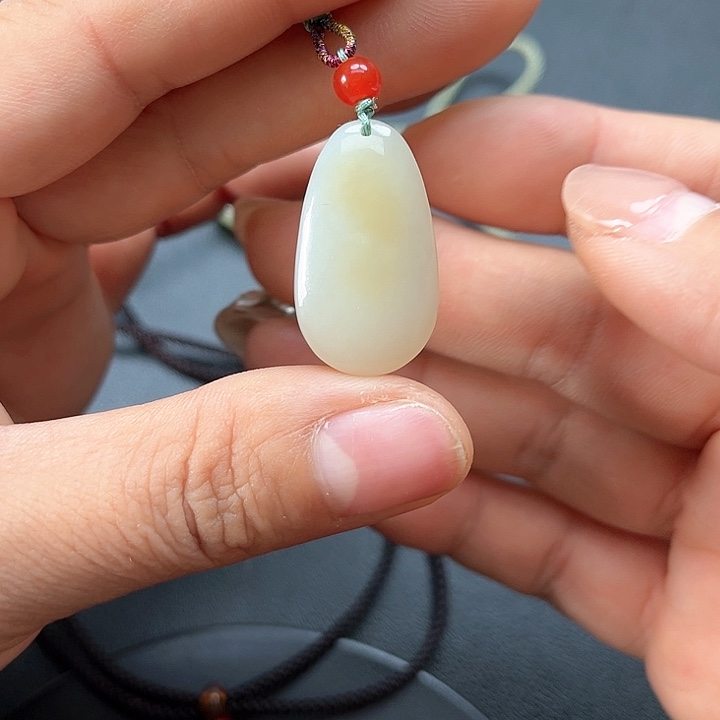 【闪购商品】颈饰未镶嵌和田玉