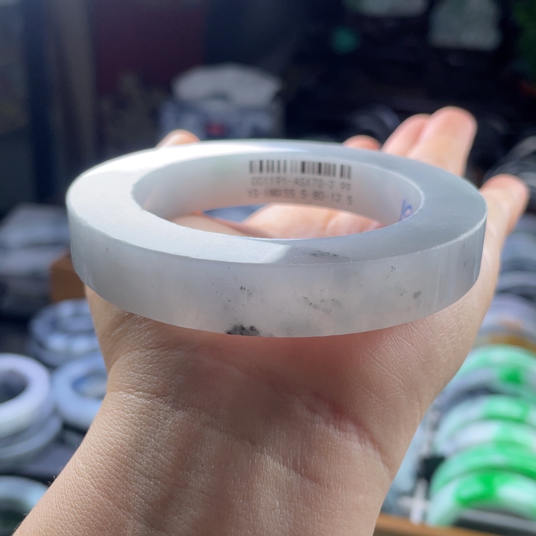 定制翡翠未镶嵌翡翠手镯