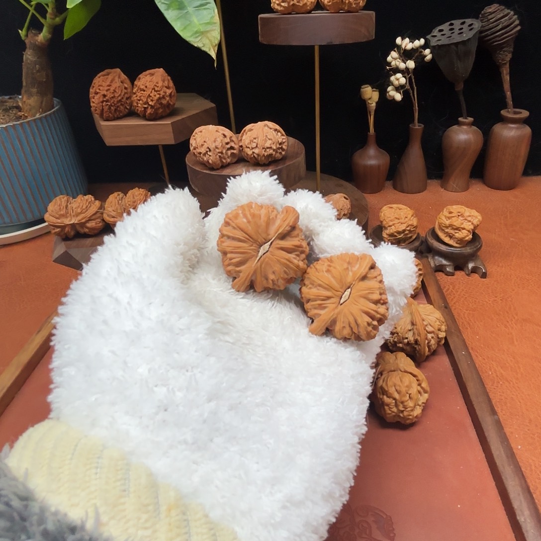 你***￡核桃手串/手链白狮子