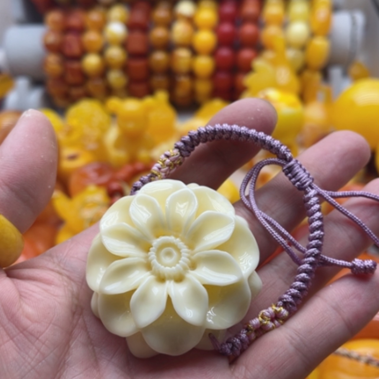 【闪购商品】琥珀颈饰未镶嵌奶****蜜蜡手串花