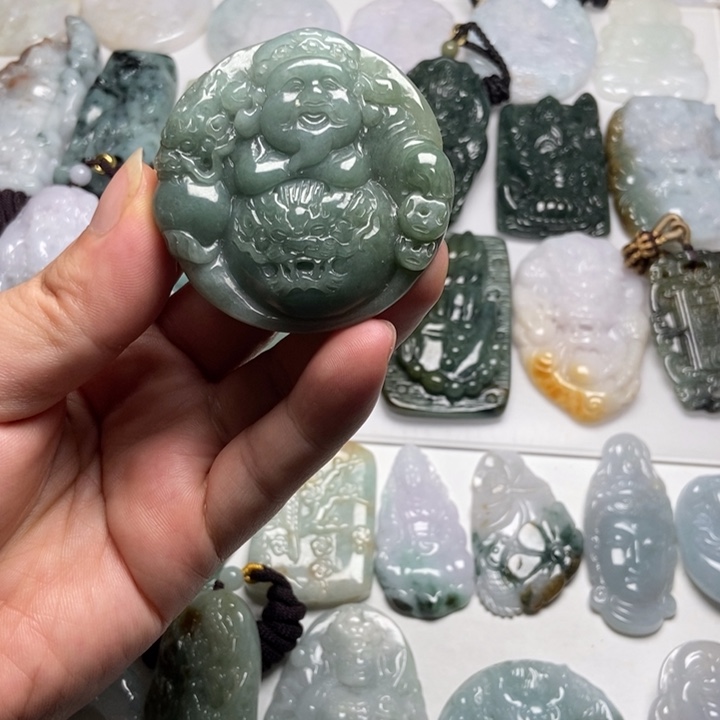 翡翠未镶嵌颈饰财爷48