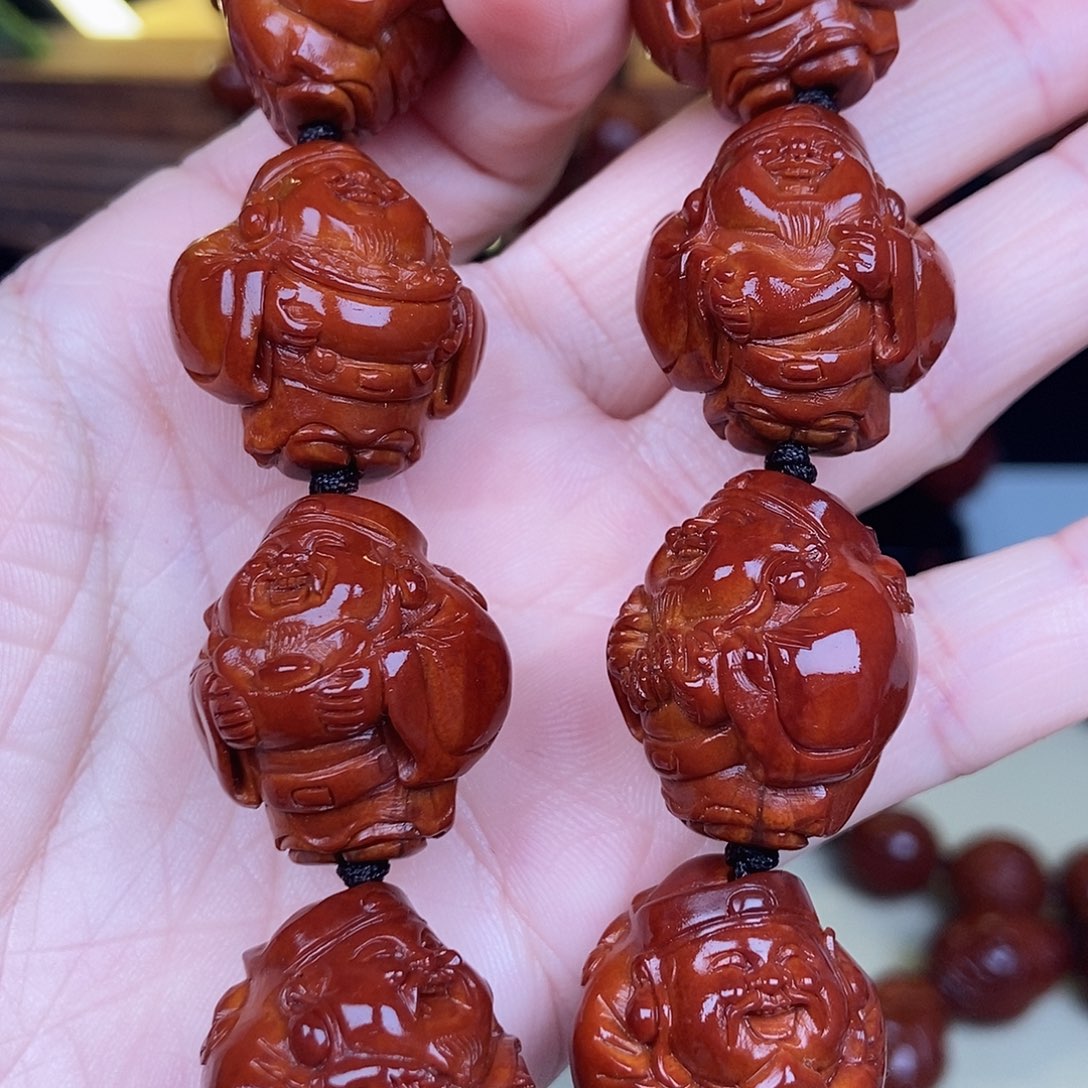 橄榄核吊坠八宝财神